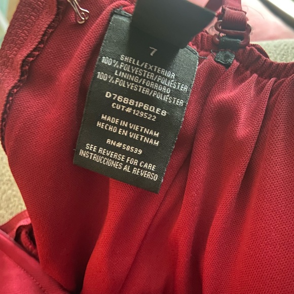 Burgundy dress with pockets & removable spaghetti straps - Picture 4 of 4